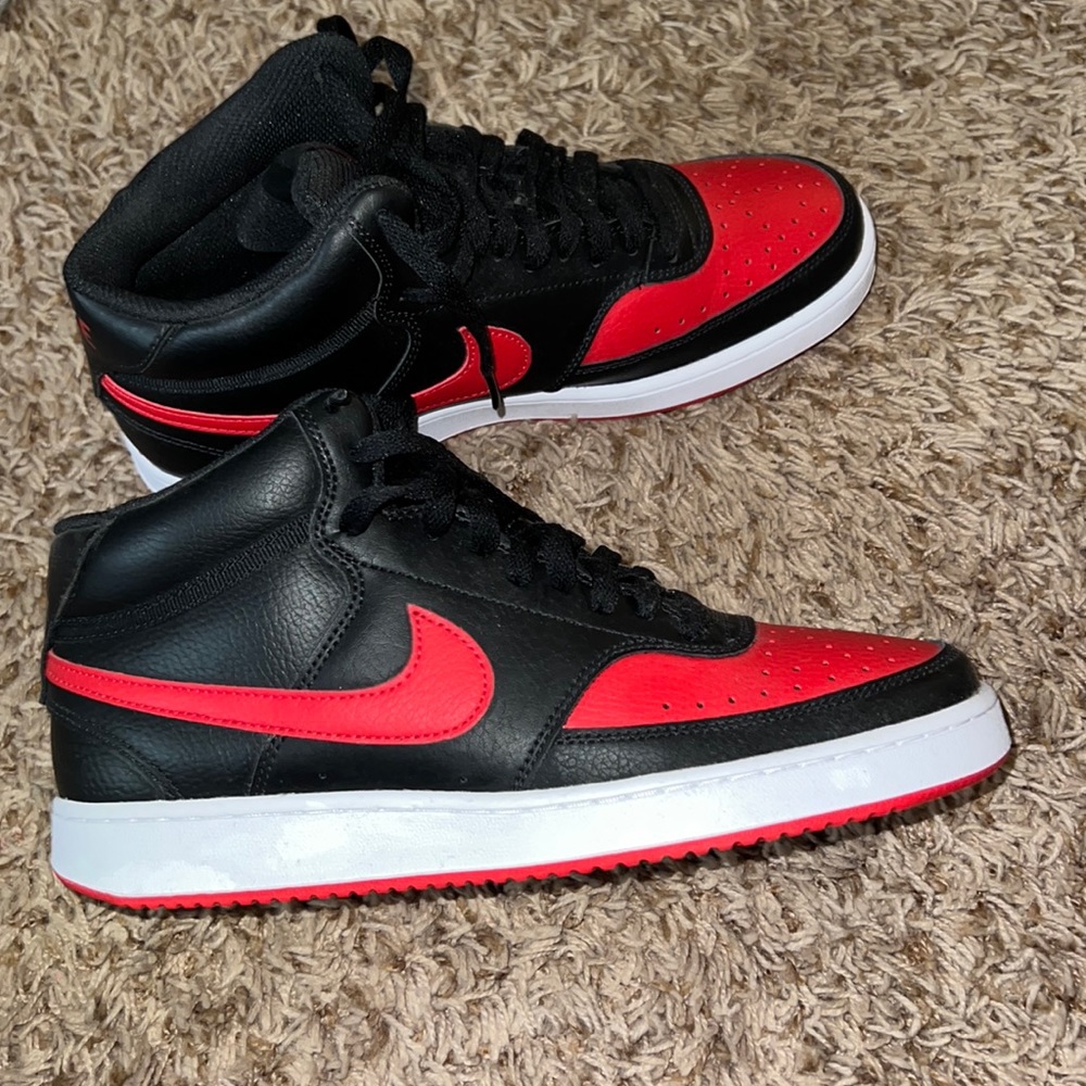black and red nike’s